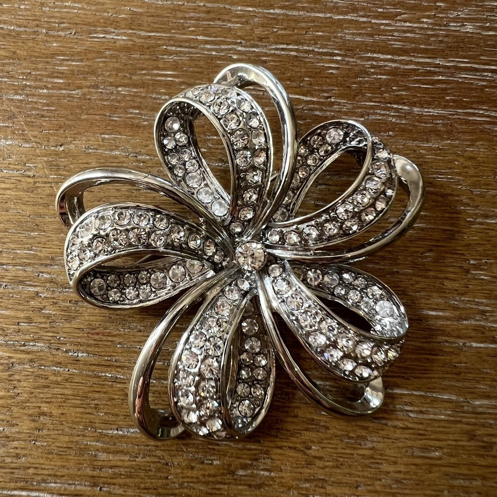 Monet Silver Rhinestone Bow Pin Brooch Vintage Signed 2 " Gorgeous